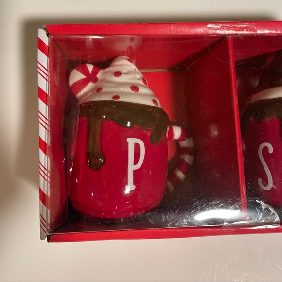 Large Christmas Hot Coco Peppermint Cute Salt/ Pepper Shakers Collectibles New - Picture 2 of 5